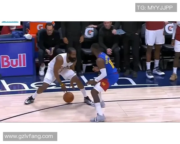 末节18分！哈登完全燃尽了，关键时刻接连射中三分，他仍然大心脏